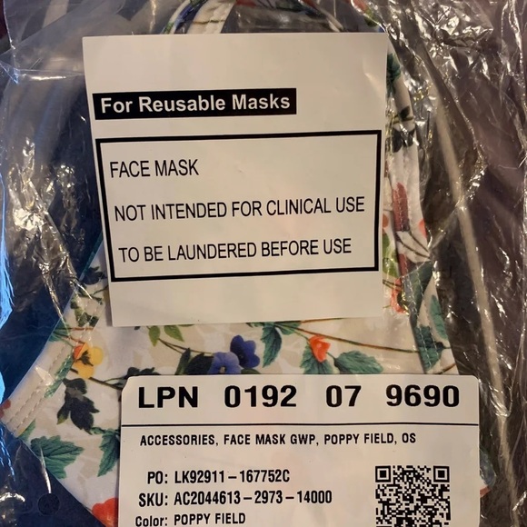 Fabletics Reusable Face Mask - Picture 2 of 3